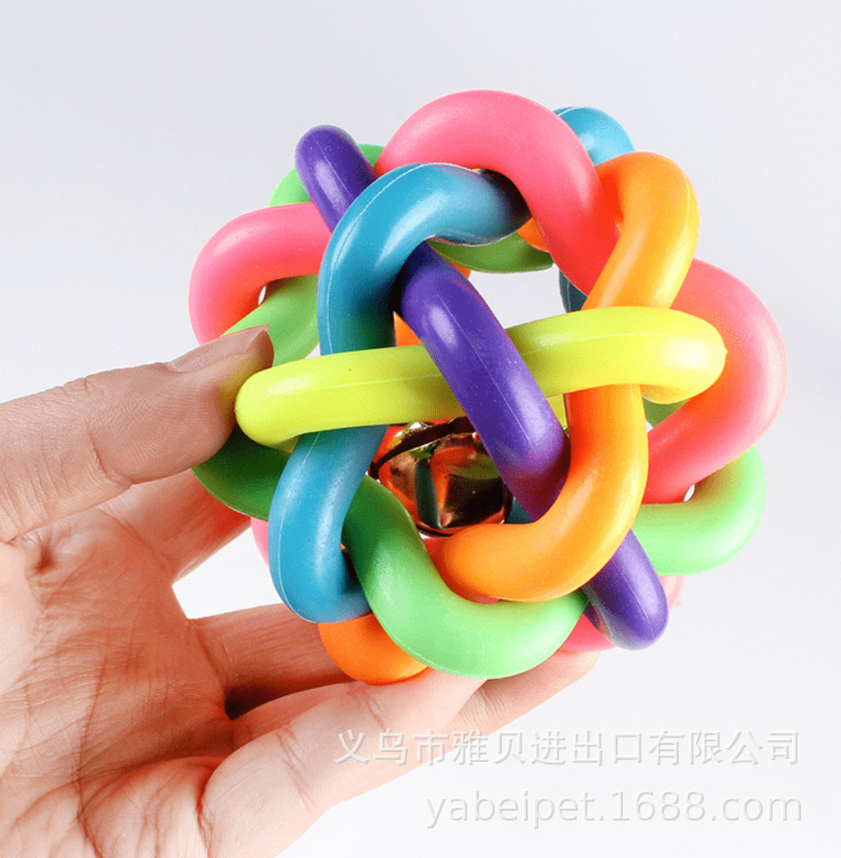 一件批发代发宠物七彩铃铛球编制橡胶球耐咬狗狗玩具猫咪玩具球