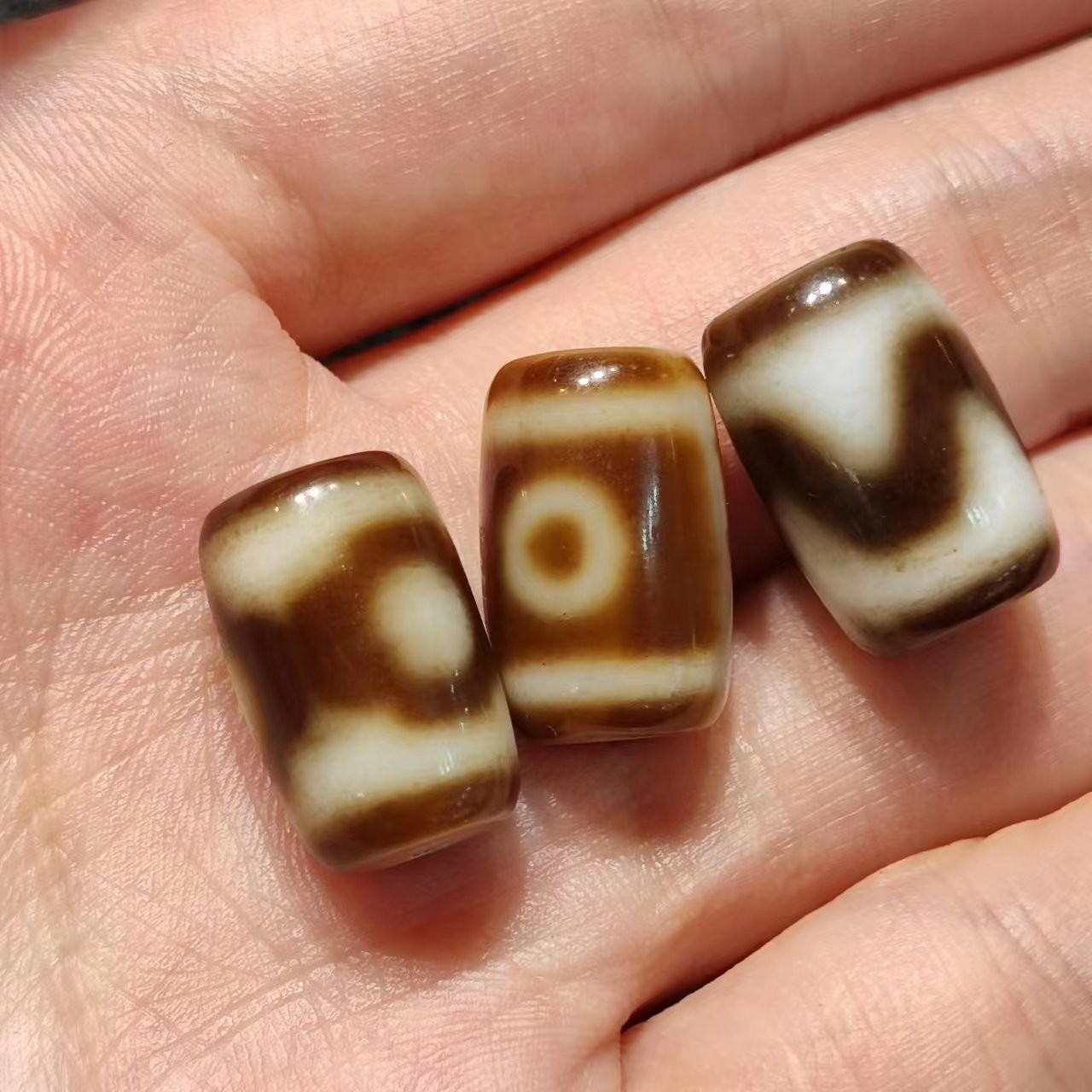 坛城三眼两眼虎牙图案玛瑙风化细腻天珠桶珠棕色调手链项链配珠