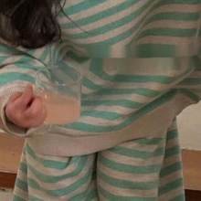韩版儿童宝宝套装春季2024女童运动卫衣绿色条纹时髦休闲裤两件套