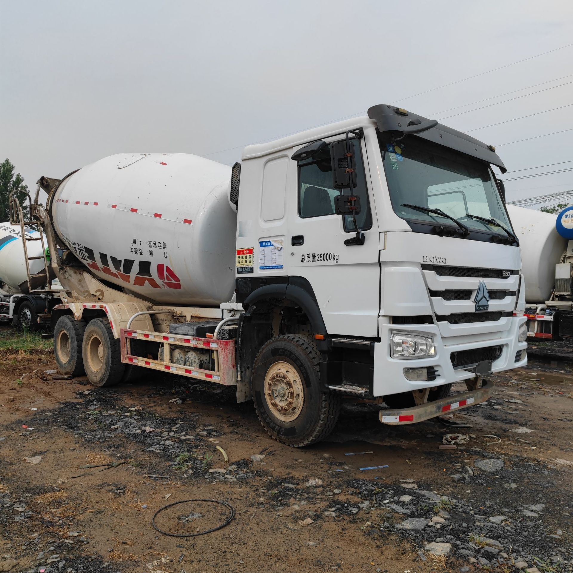 0成交0辆转让二手轻量化水泥搅拌车 大12方水泥罐车 解放 混凝土搅拌