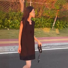 醋纤高级感超好看连衣裙显高气质减龄时尚法式赫本风黑色背心裙子