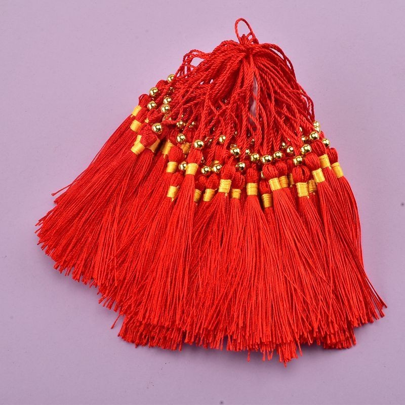 红色流苏