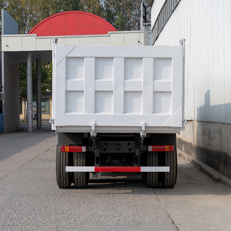 销往非洲豪沃自卸车 6*4渣土车厢货车 380马力港口码头运输车