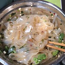 河南特产水晶粉皮非绿豆牛筋面大拉凉皮腐竹凉拌菜干货卤菜麻辣烫