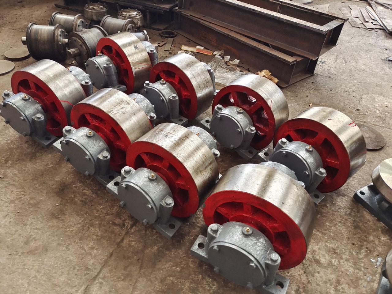 购买烘干机托轮挡轮,材质为42crmo,锻造毛坯耐磨