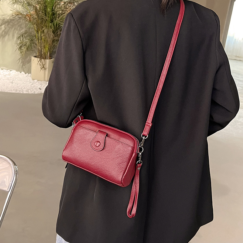 Genuine Leather Hand-Held Women's Bag 2024 New Casual Shoulder Messenger Bag Factory Wholesale Fashion Mobile Coin Purse for Women