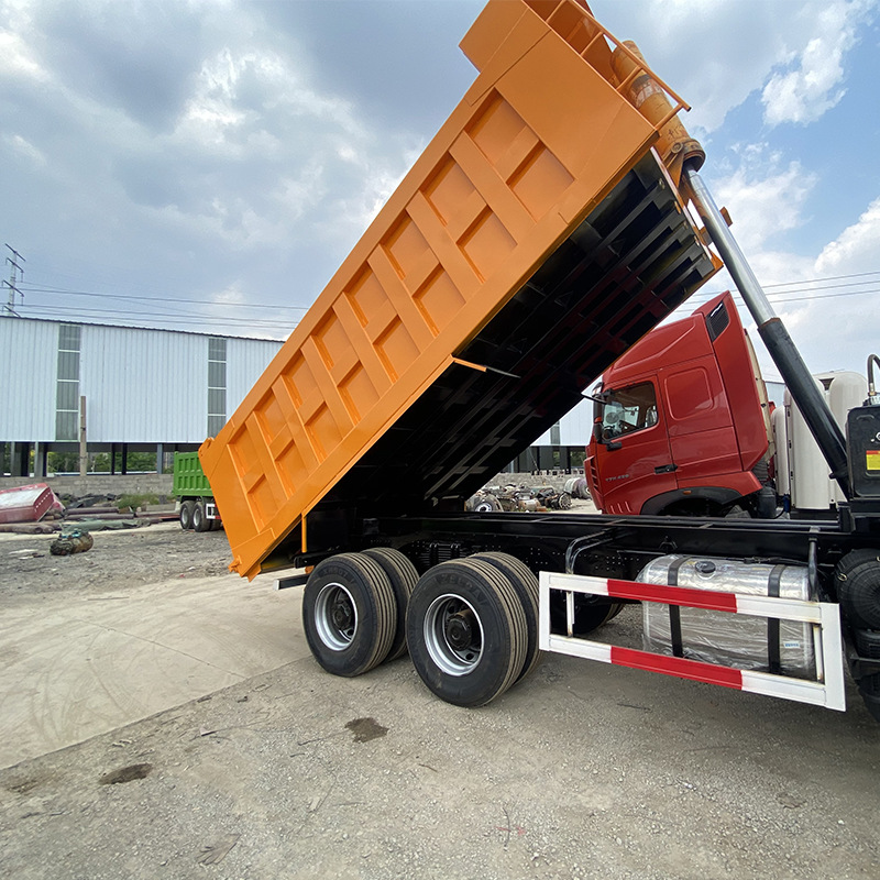 出口德龙f3000翻斗卡车 后八轮渣土运输车 375马力矿用自卸车