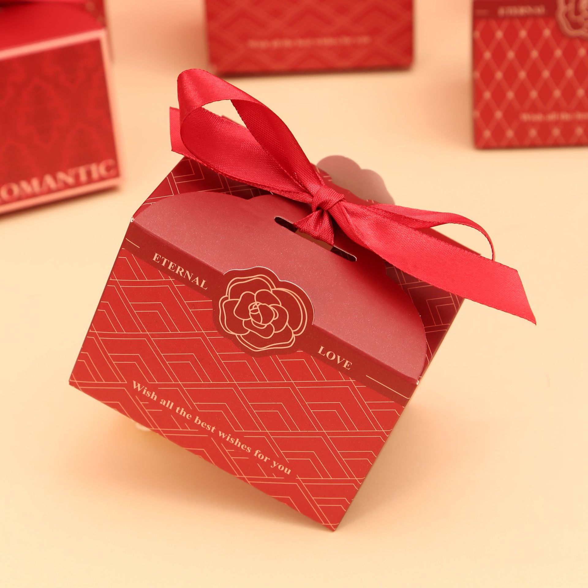 结婚订婚生日家有喜事小号糖盒批发 山茶花创意婚礼蝴蝶结喜糖盒