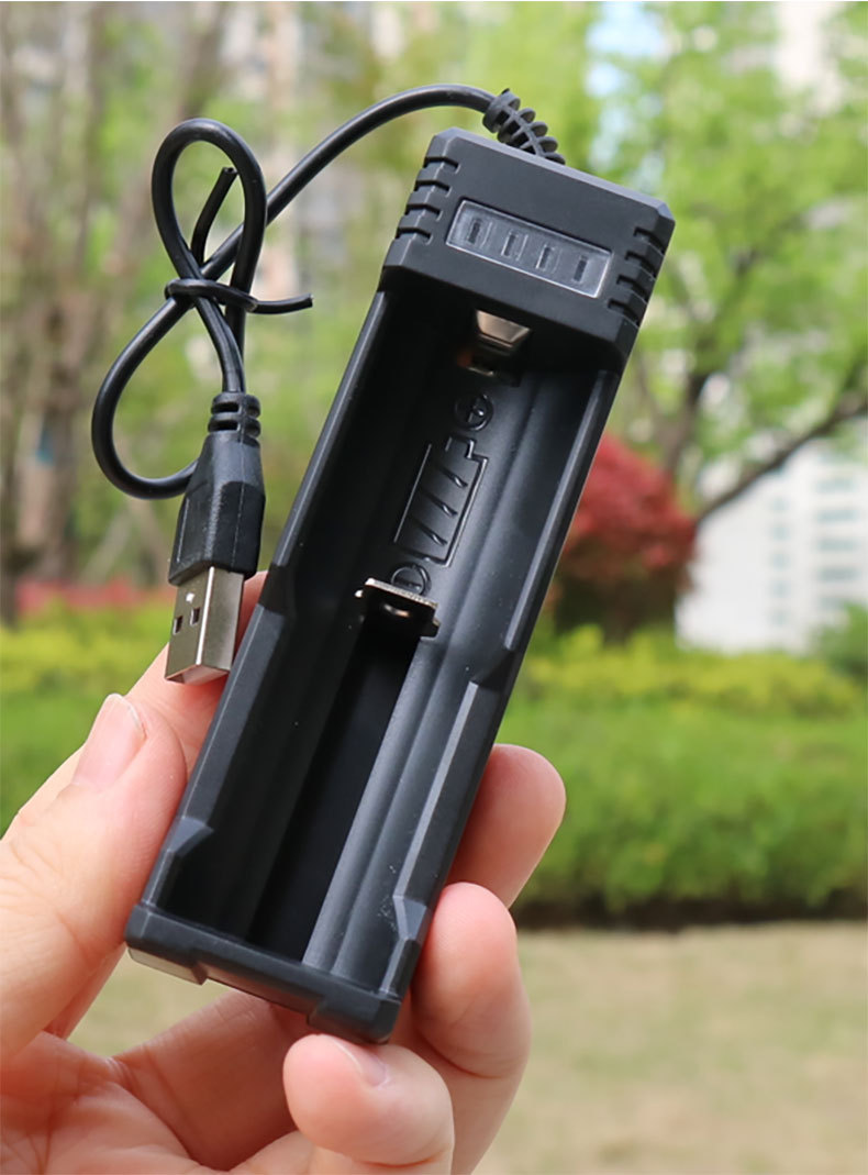18650锂电池充电器3.7vusb充电器26650通用4.2v快充工厂批发跨境