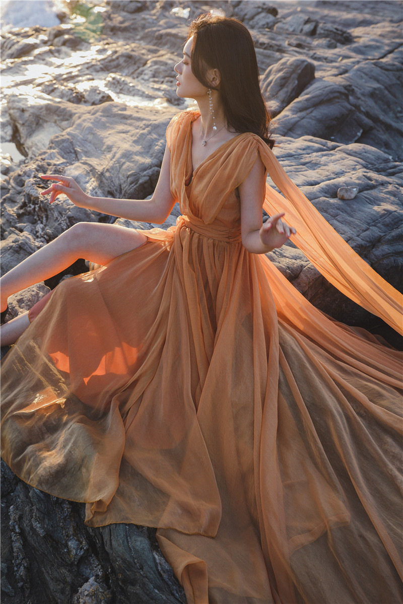 2021海边度假飘逸拖地沙滩超长裙露背旅拍轻婚纱写真连衣裙