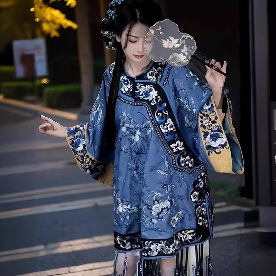 现货格格旗装清朝服装晚清汉服女青花印花上衣马面裙套装新款夏季