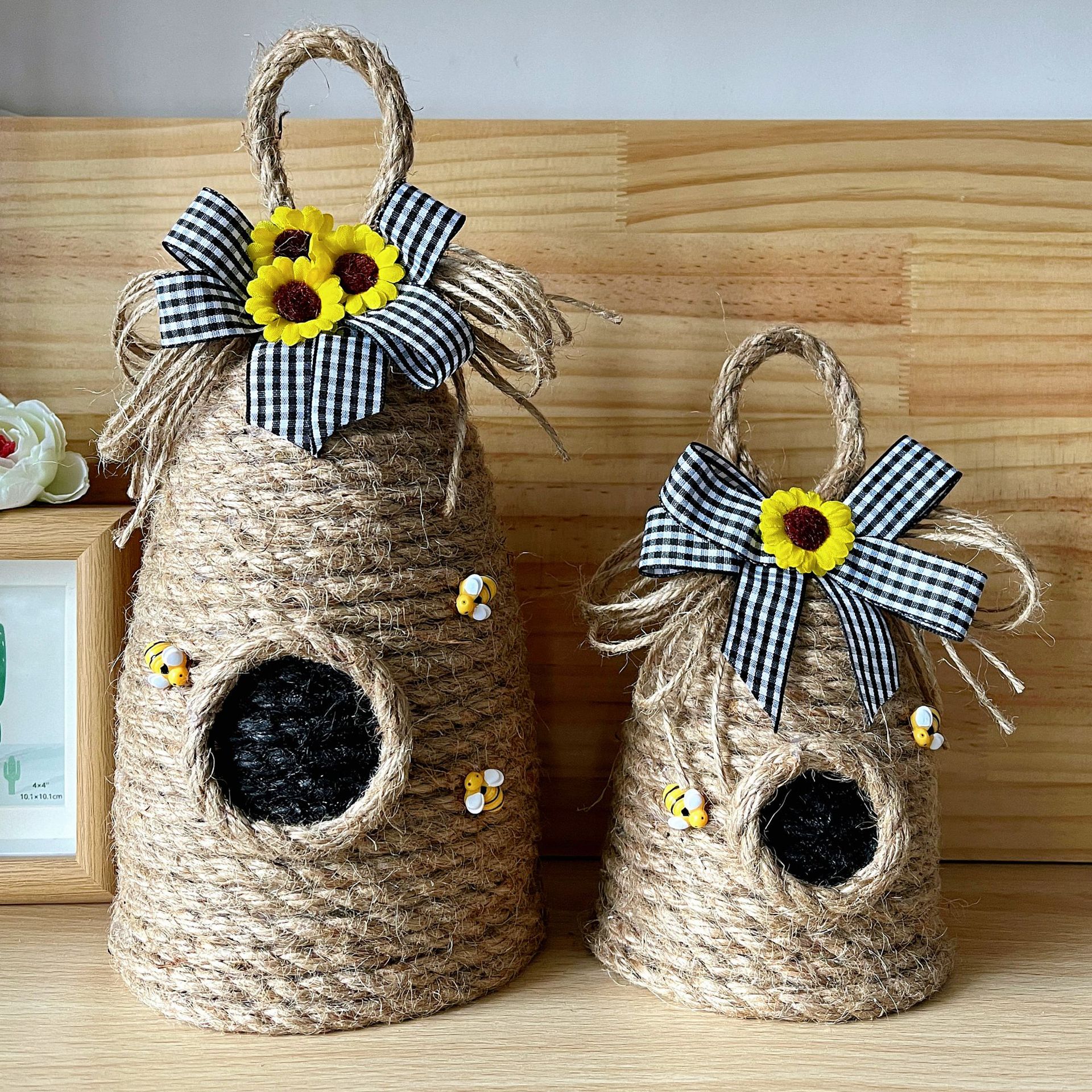 新款向日葵蜂窝门挂 蜜蜂节麻绳编织工艺蜂巢摆件树脂蜜蜂装饰品