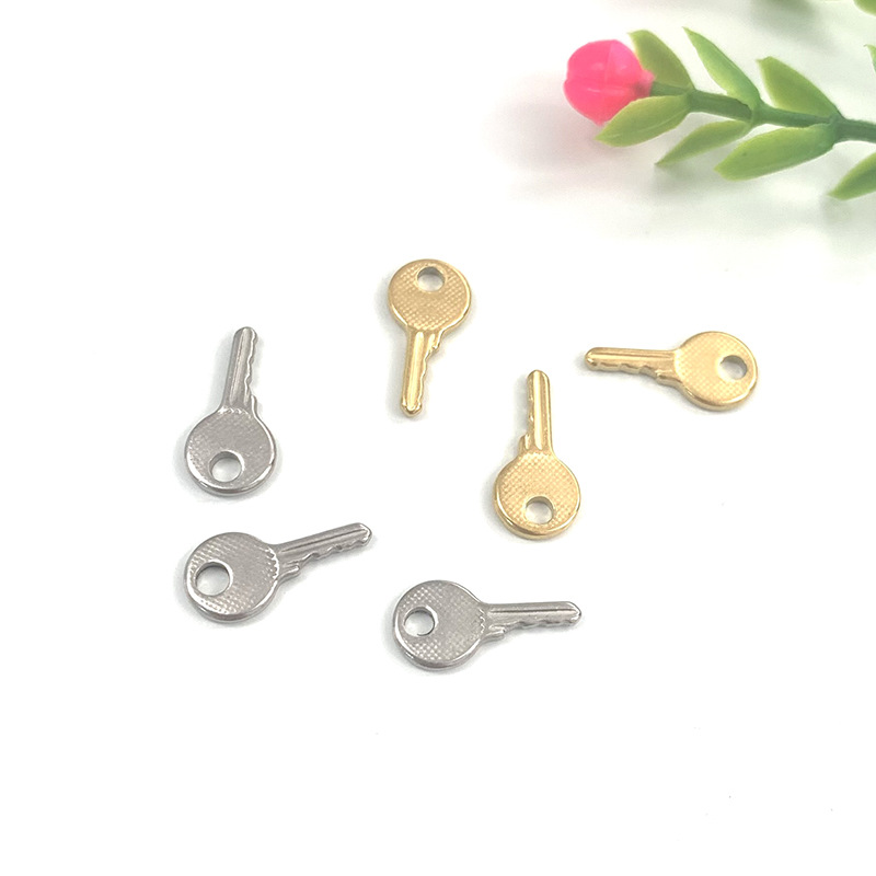 7x15mm不锈钢小钥匙吊坠配饰diy项链手链挂饰配件小号坠子