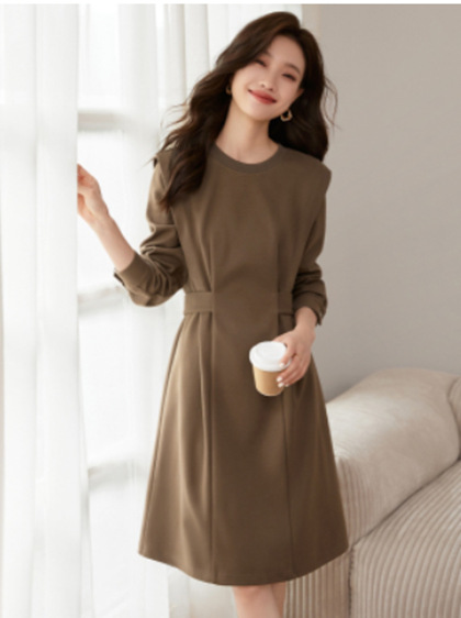 x廓形连衣裙2023年秋季新款星空呢休闲设计感收腰连衣裙