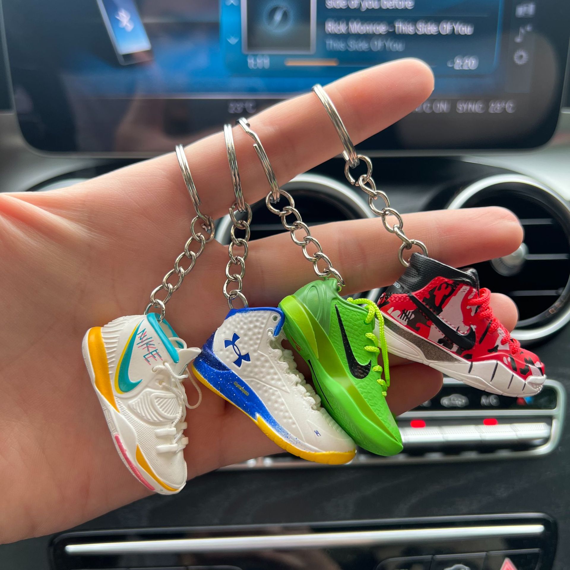 欧美跨境aj钥匙扣球星系列科比詹姆斯库里欧文立体3d空心鞋模摆件