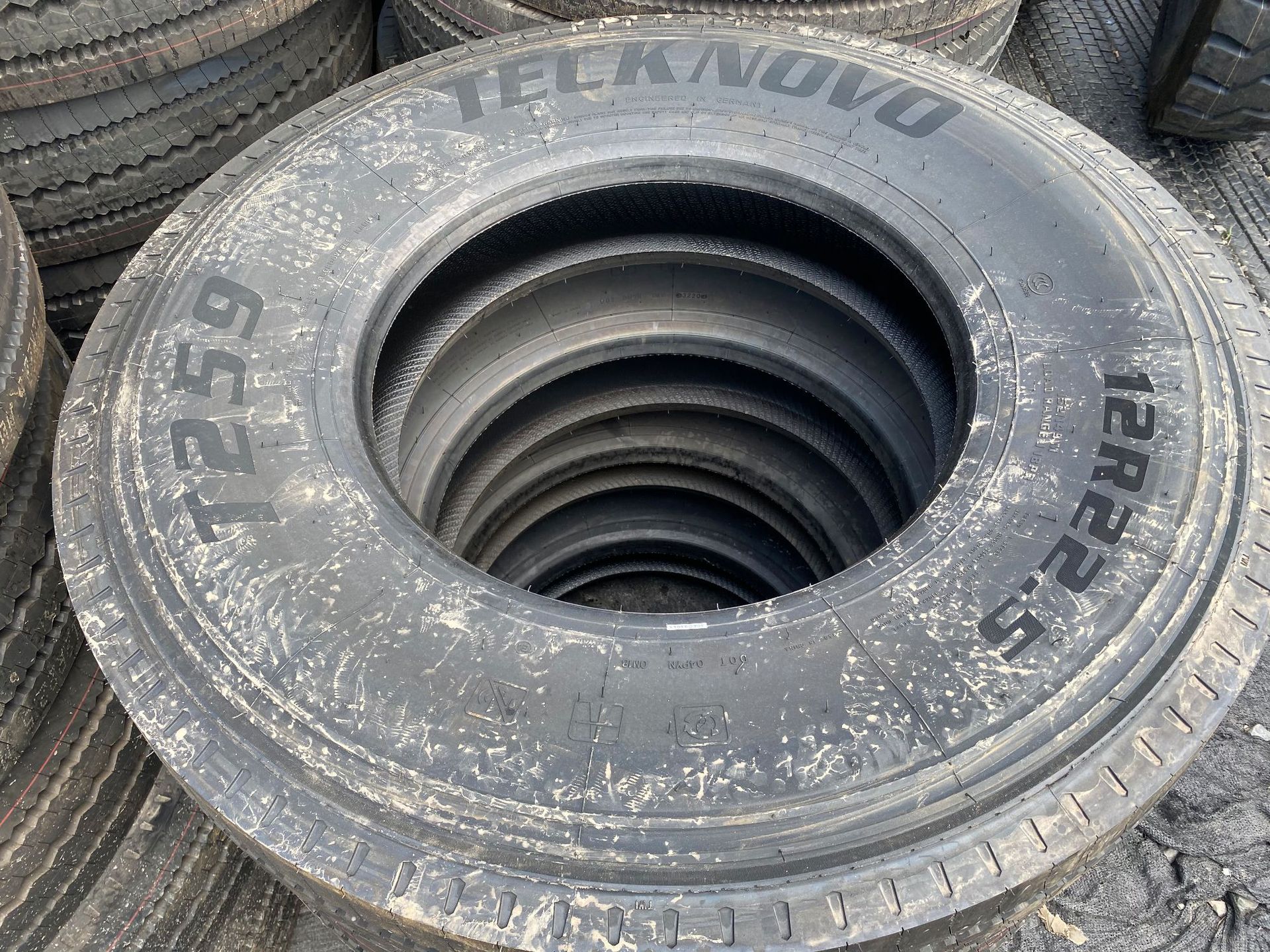 1200r20优盛工厂路多福轮胎特价处理经济型矿花中花标载耐磨