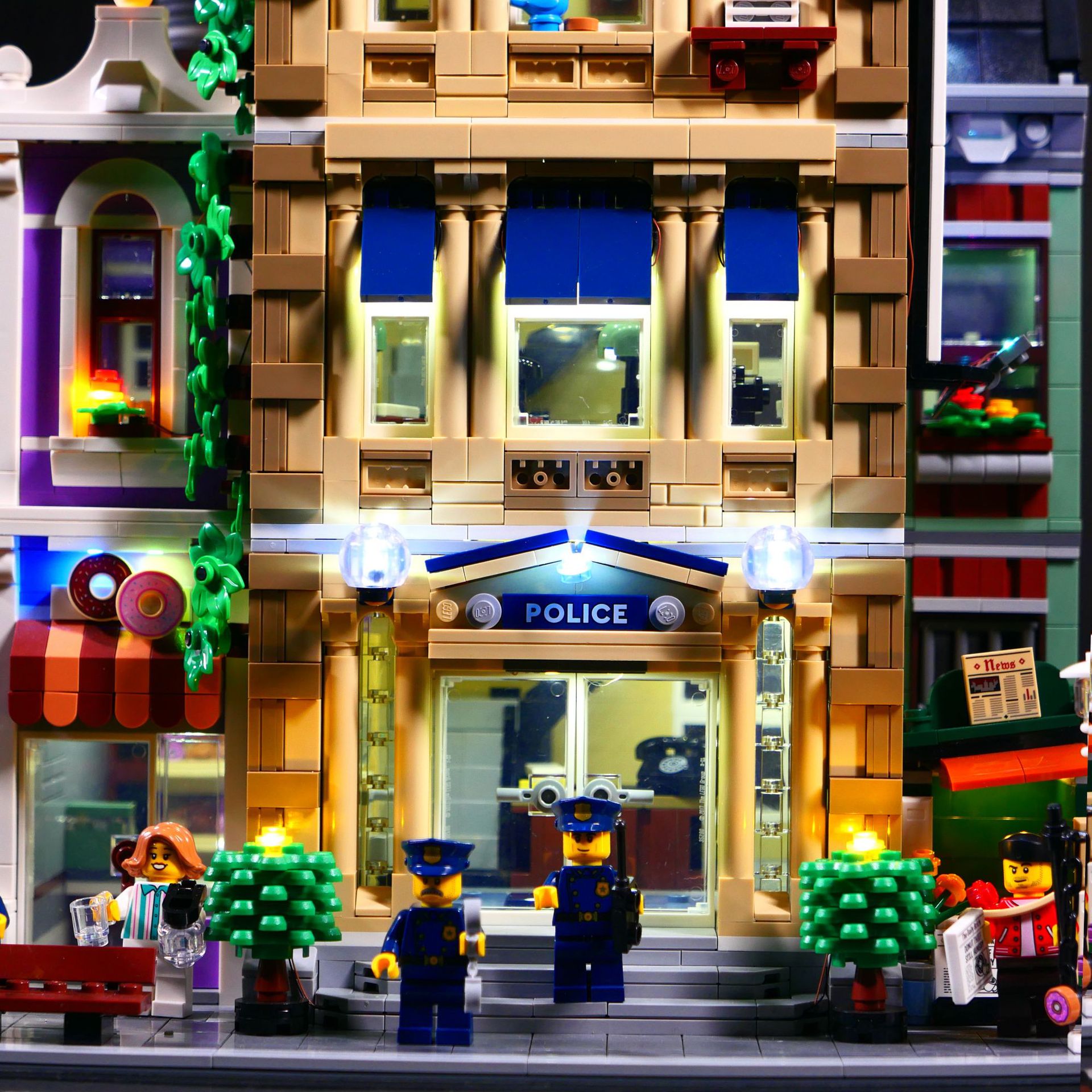 diy积木灯饰 兼容乐高街景系列10278警察局积木遥控灯光配饰led灯