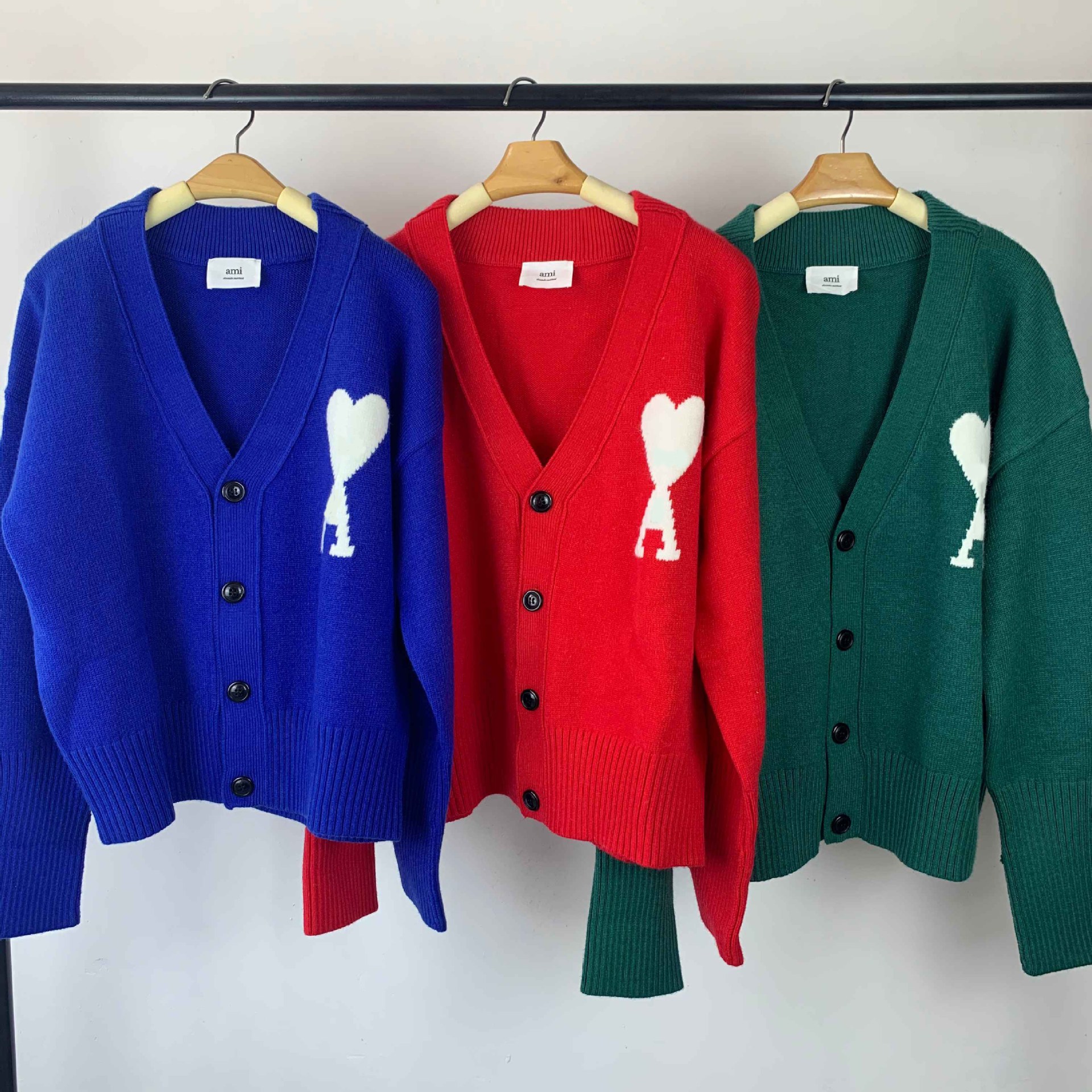 【代购首选】2021秋冬新款ami白色爱心三色针织开衫毛衣 男女同款