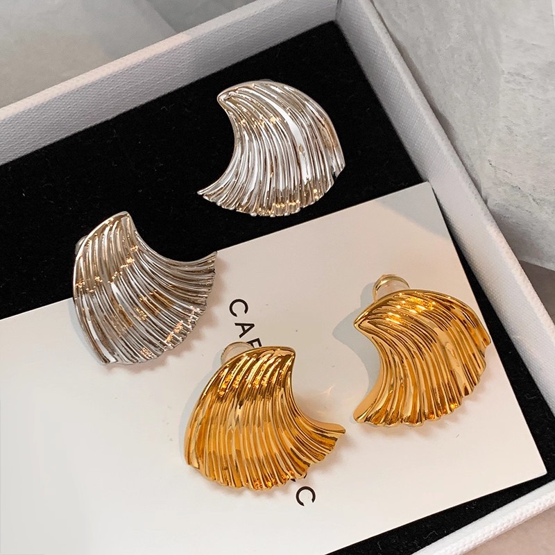 niche design advanced exaggerated unique earrings temperament entry lux earrings european and american gold and silver color hailang big ear stud women