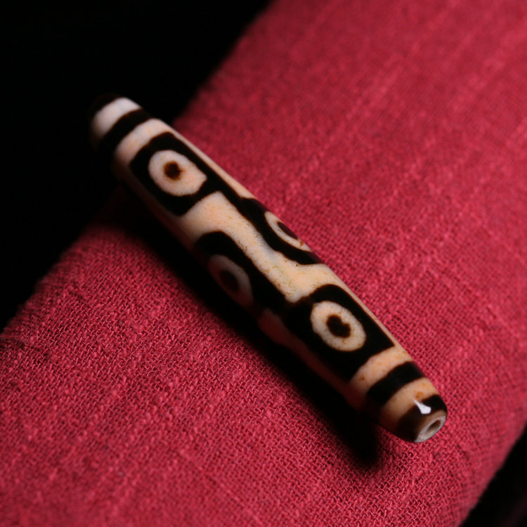 加长九眼天珠满朱砂西藏天然老玛瑙玉髓高油包浆马蹄纹油润至纯老