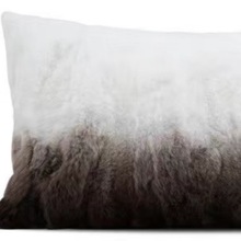 轻奢家居抱枕兔毛狐狸毛滩羊毛抱枕靠枕样板间通用型柔软舒适百搭