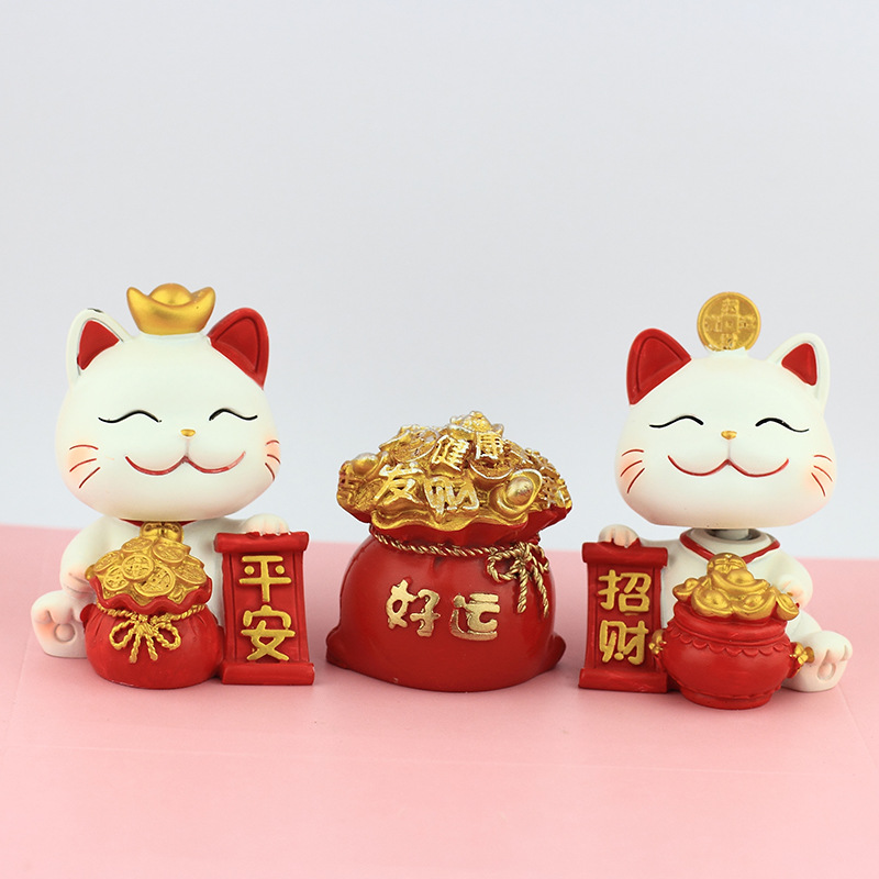 可爱摇头招财猫汽车车载摆件房间办公室电脑桌桌面装饰品送人礼物