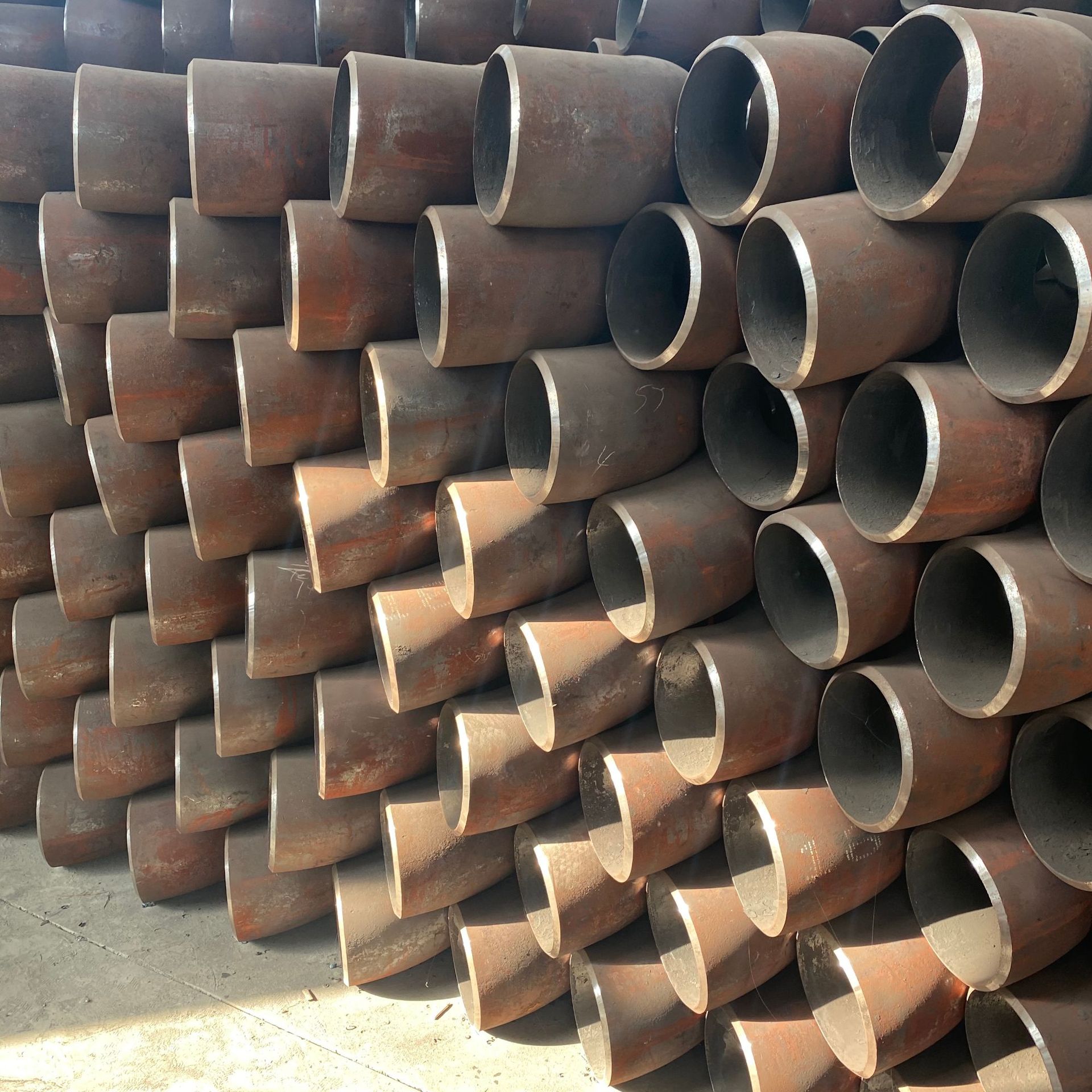 厂家定制碳钢焊接弯头90度45度弯管冲压弯头钢制长半径弯头