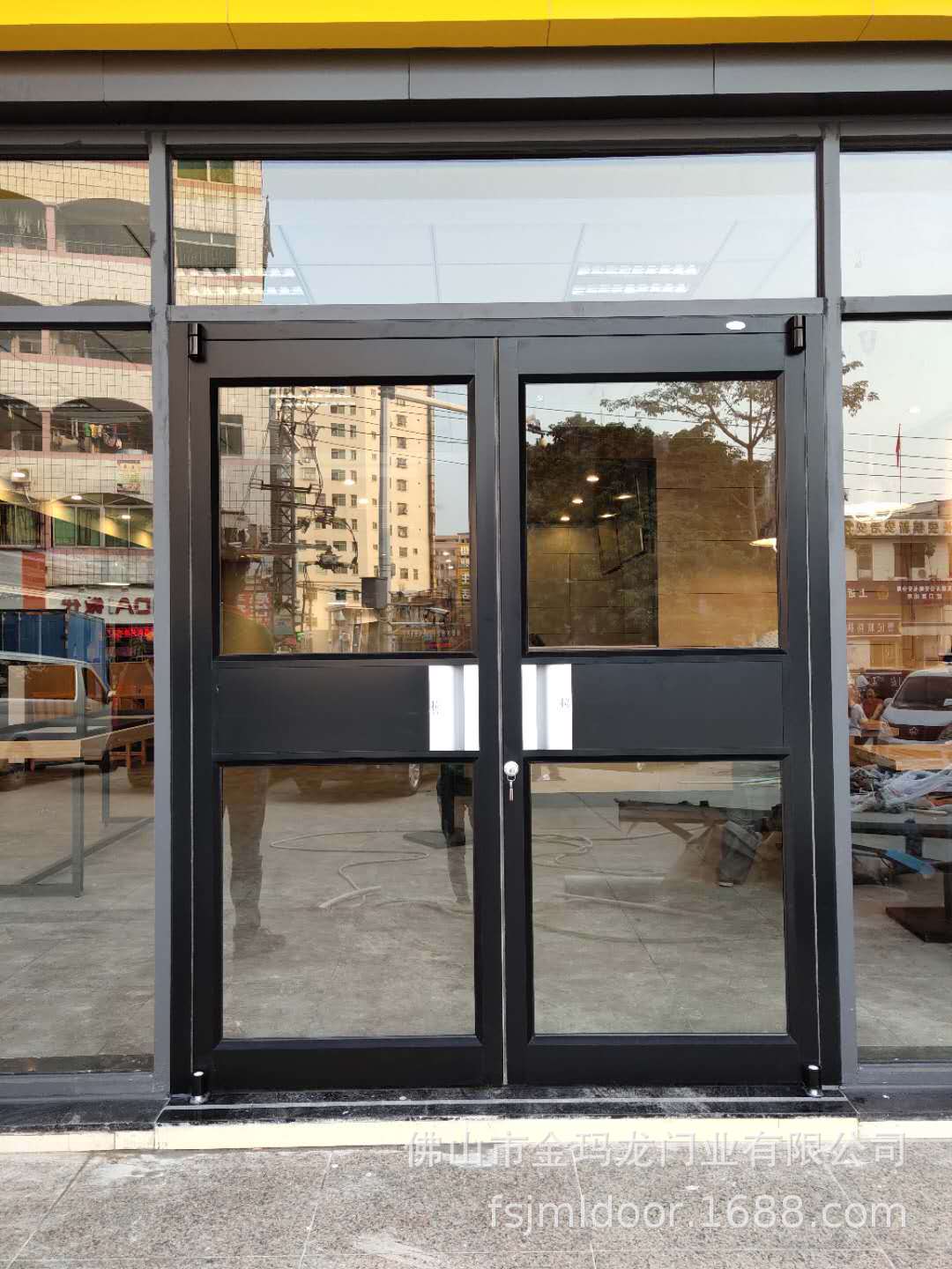 厂家定做肯德基门酒店店铺铝合金门批发 金玛龙肯德基门焊接结实