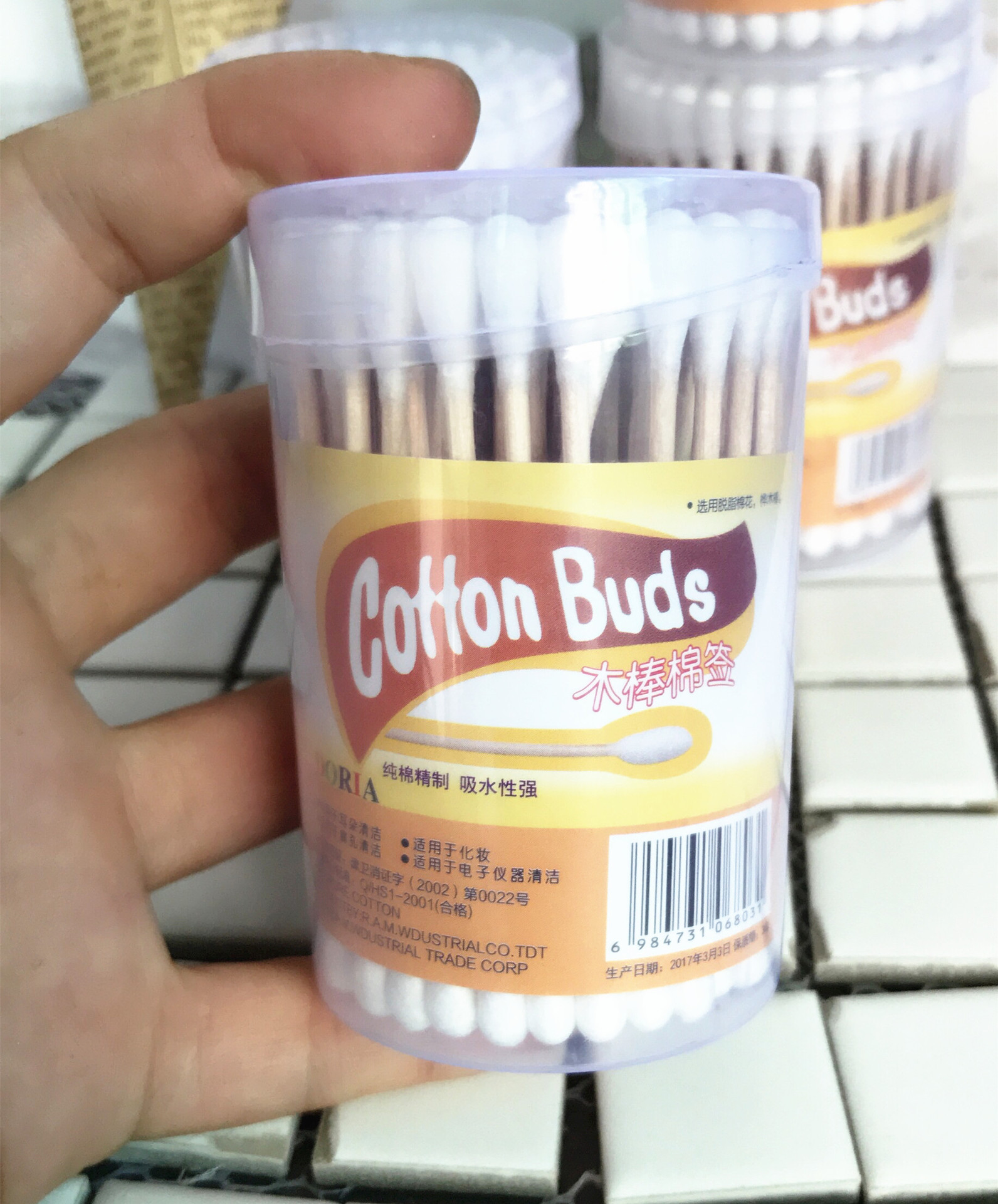 80 Wooden Sticks Barrel Cotton Swabs