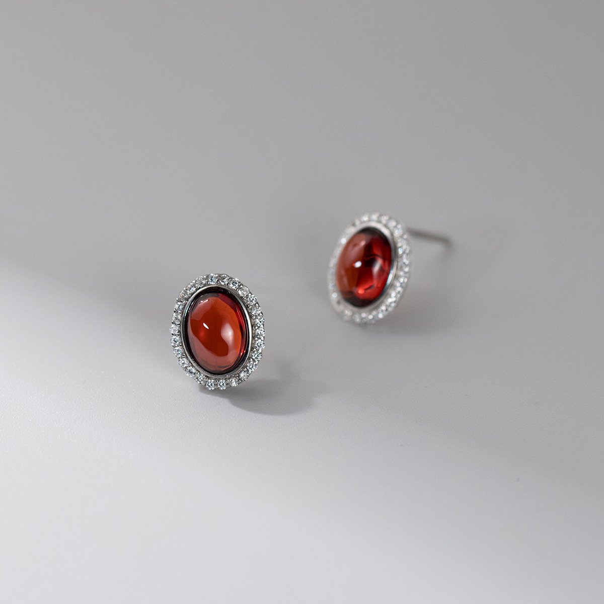 纳兰s925银时尚气质红石榴石耳钉简约韩版几何椭圆形耳饰g5184