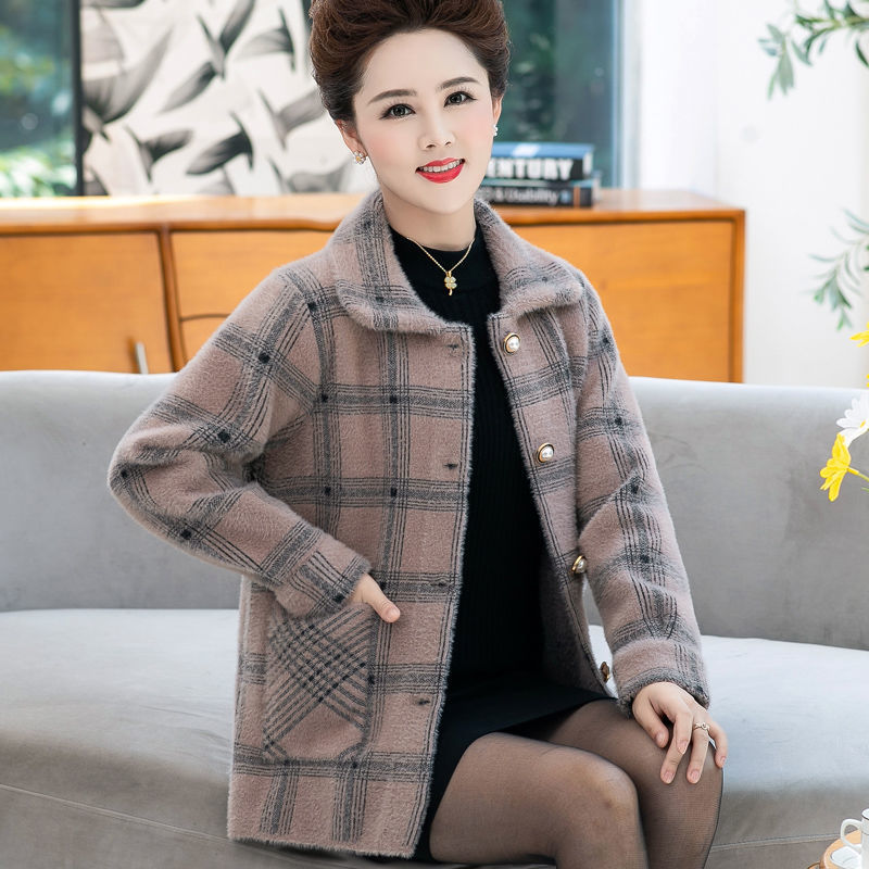 中老年女装秋冬新款短款水貂绒外套50岁妈妈洋气格子毛呢子上衣冬