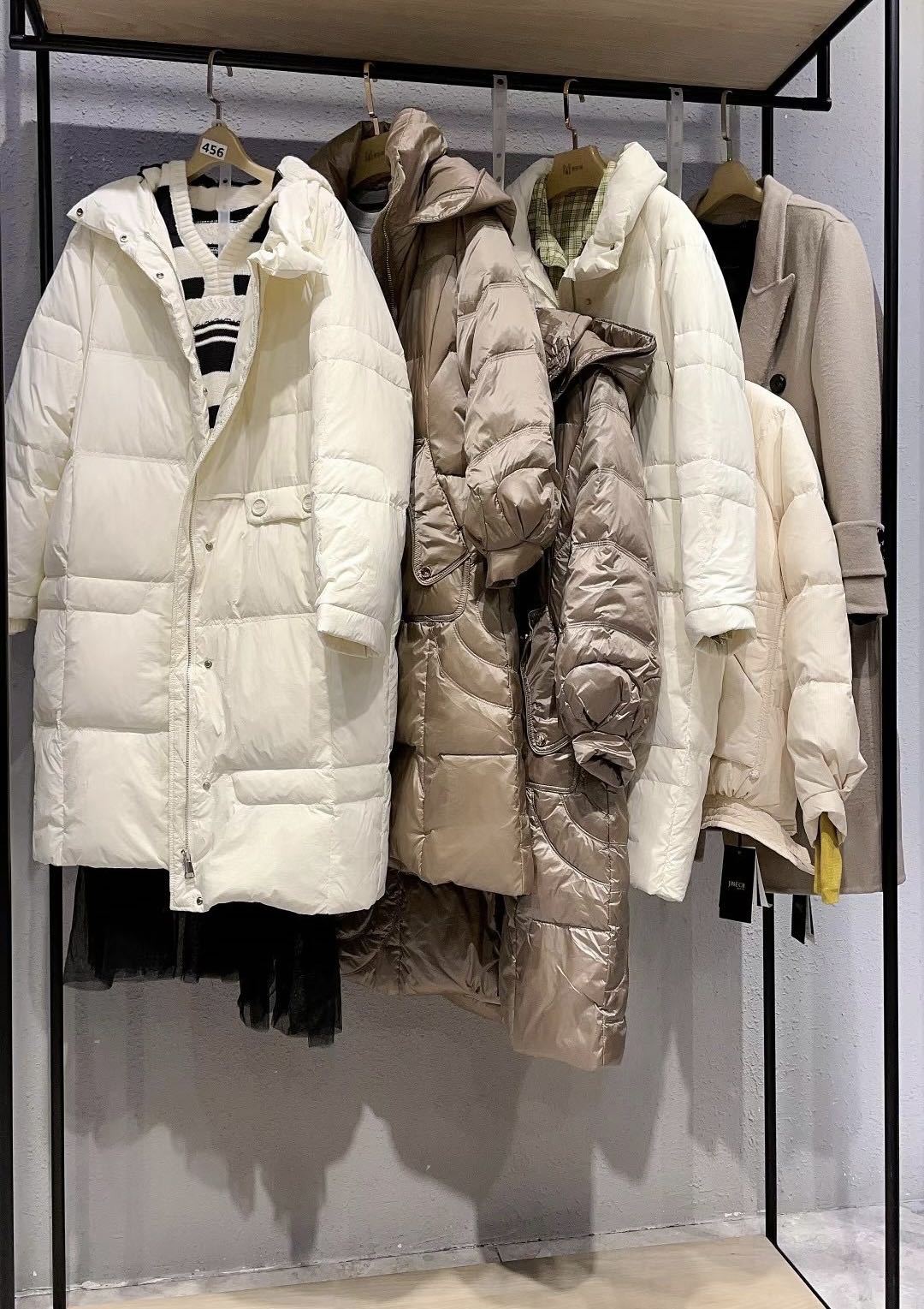 杭州四季青品牌折扣女装婕熙妮23冬专柜撤柜广州十三行一手货源批