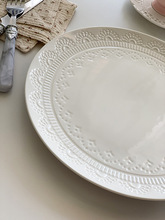 安木良品 外贸原单 法式轻奢蕾丝浮雕纯白陶瓷10英寸大盘子西餐盘