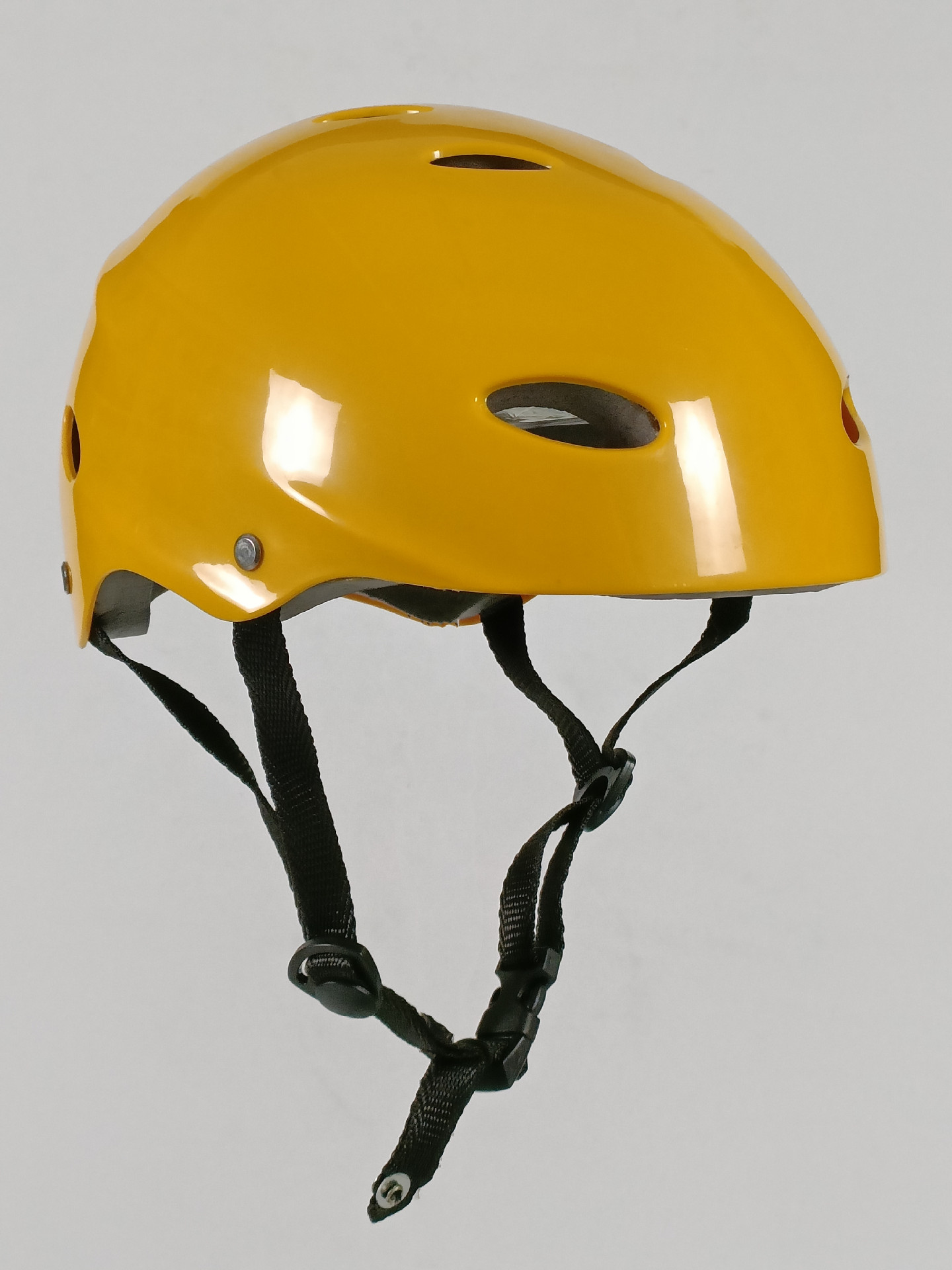 专业户外运动,极限运动攀岩登山头盔全新款zs-002亮色系列