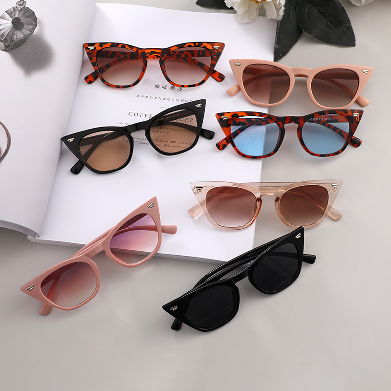 Xu Hongdou Cool Sense Butterfly Frame Retro Sunglasses Simple Frame HD Lens UV-Resistant Lightweight Sunglasses