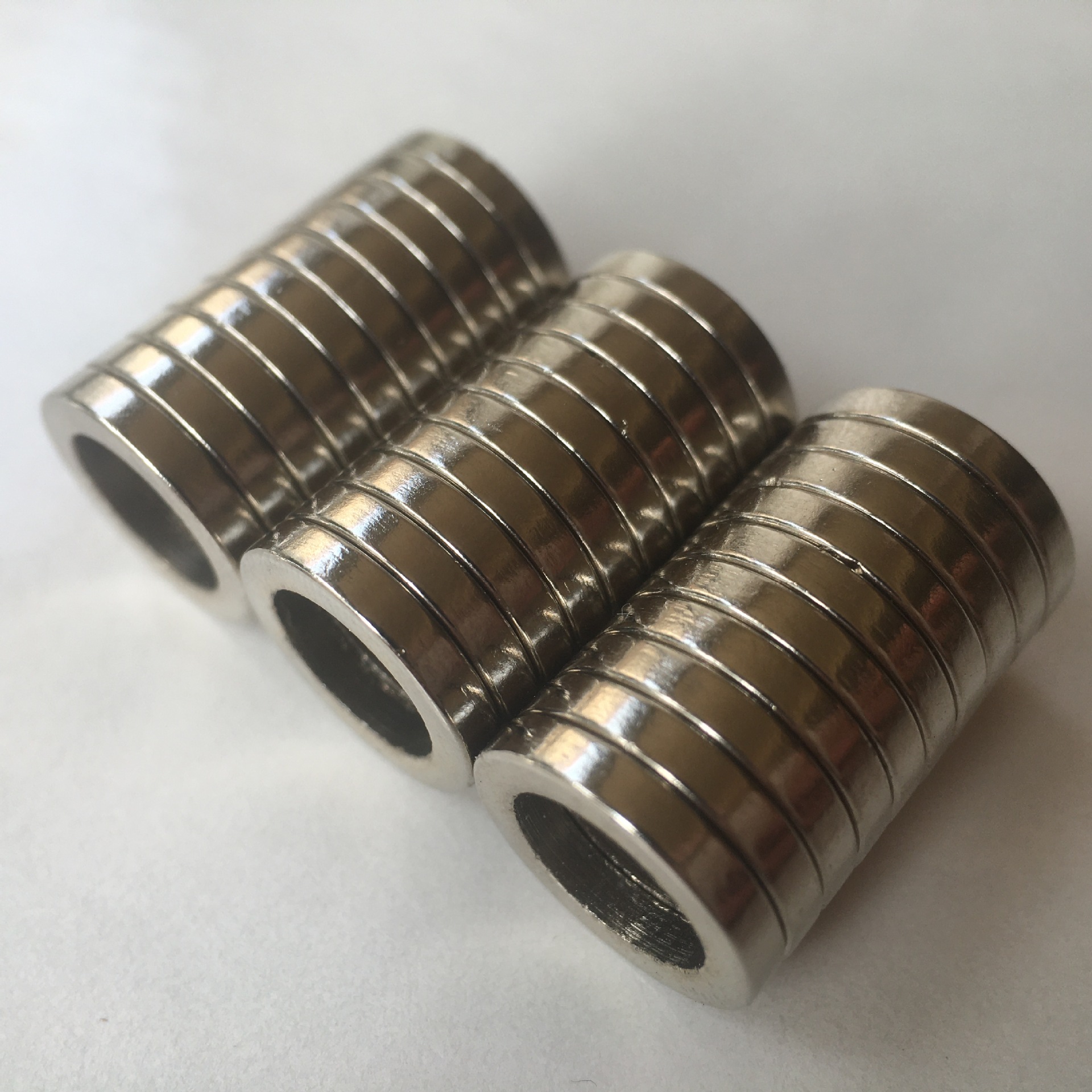 厂家直供圆形磁铁片 各种异形钕铁硼强力磁铁 磁环强磁磁石磁钢