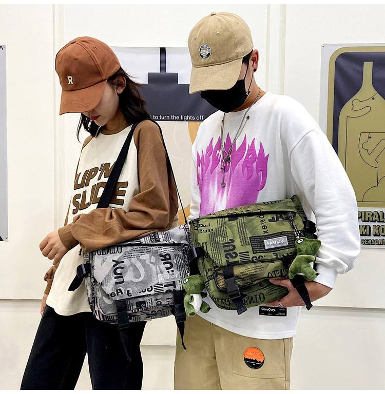 嘻哈单肩斜挎包