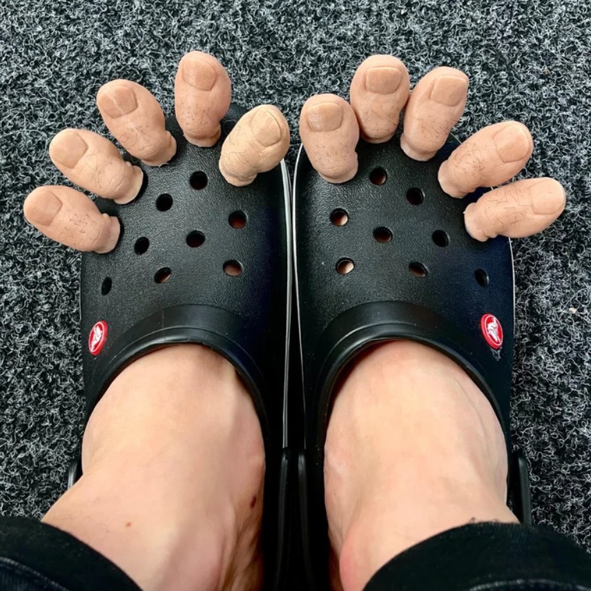 跨境新品bigtoecroccharm洞洞鞋大脚趾配饰搞怪洞洞鞋配饰礼-阿里巴巴