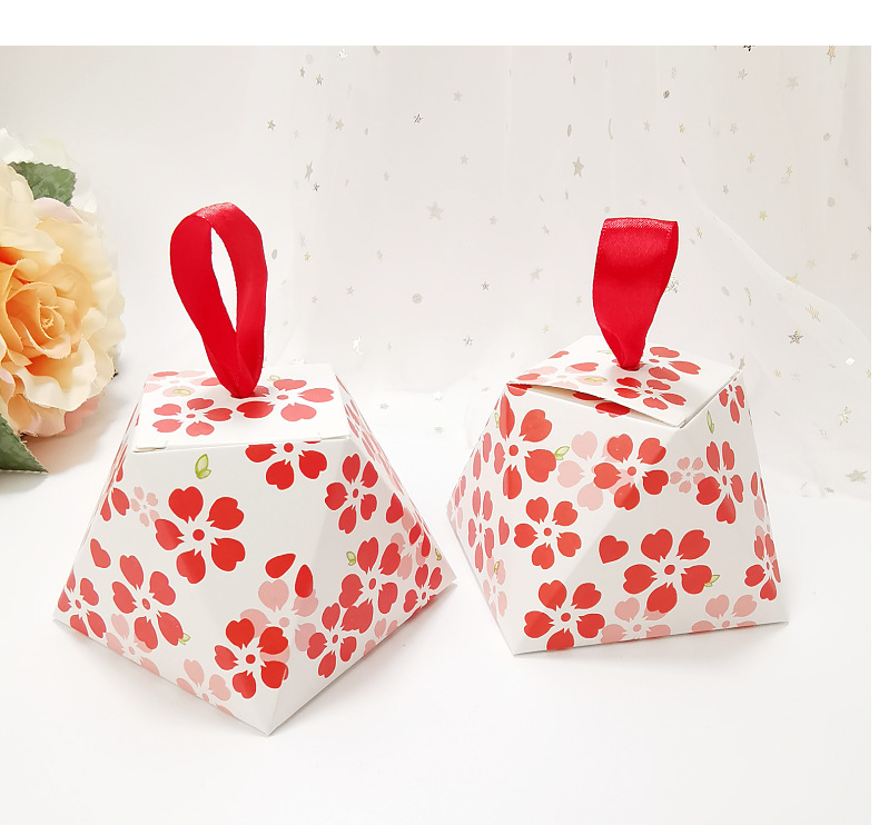 菱形创意钻石喜糖盒欧式红色花瓣糖果盒子结婚回礼包装手礼盒子