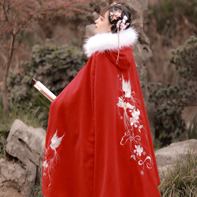 出社原创汉服斗篷女秋冬款加绒加厚长款披风古风毛领保暖红色披肩