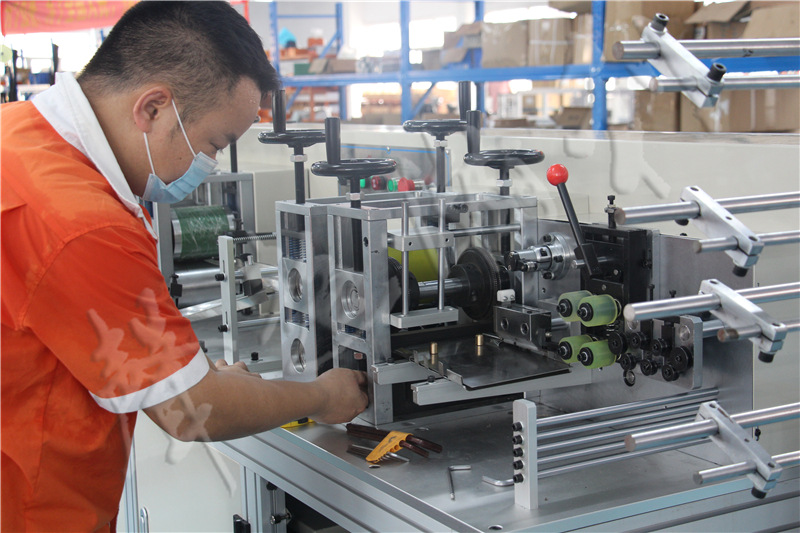 瀚迪 高速定位平面口罩机 成人儿童口罩大小一键切换机