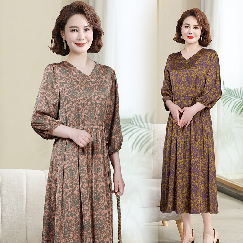 2024夏季新款连衣裙女大码中年宽松高级感妈妈装v领洋气减龄裙子