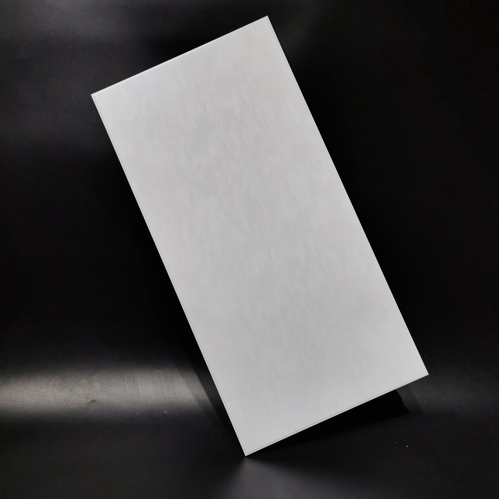 集成吊顶铝扣板300*600厨卫抗污铝扣板吊顶集成铝扣天花板铝扣板