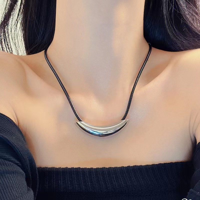 Titanium Steel Leather String Necklace Women's Simple All-Match Necklace Metallic Curved Elbow Necklace Special-Interest Design Collar Ornament