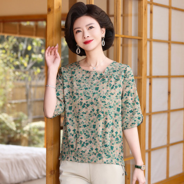 妈妈夏装洋气碎花上衣服中年妇女t恤打底衫中老年人气质短袖小衫