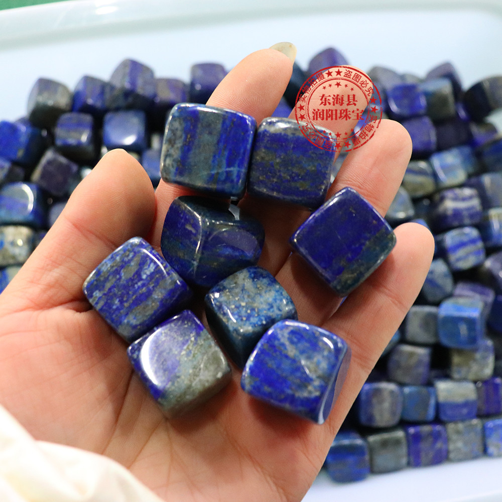 厂家批发1kg天然水晶方块碎石能量宝石脉轮灵气花园鱼缸装饰摆件