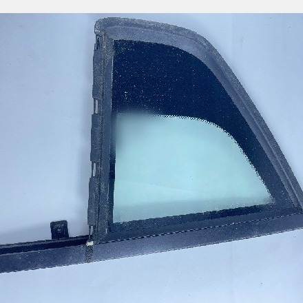 适用于福特老蒙迪欧汽车右三角窗玻璃总成oe号 :4s71-f262a36ac