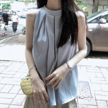 韩系无袖挂脖衬衫女夏季新款时尚圆领气质别致褶皱蓝色上衣潮