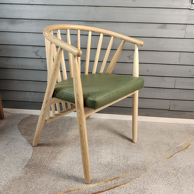 北欧酒店餐厅实木餐椅民宿创意设计休闲咖啡店甜品店扶手原木椅子