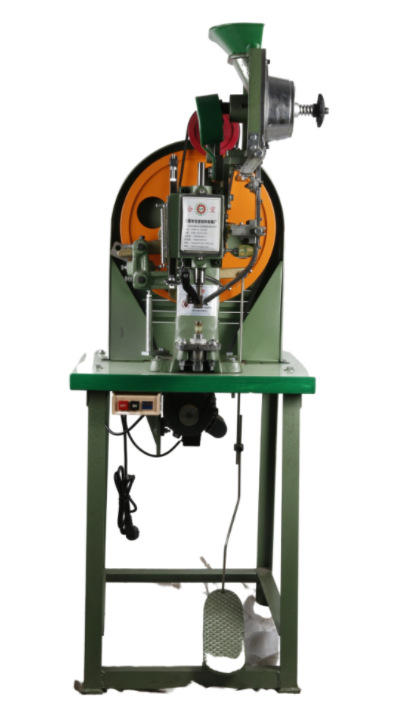 生产全自动窗帘鸡眼机衣服四合扣打扣机箱包小型铆钉机设备批发